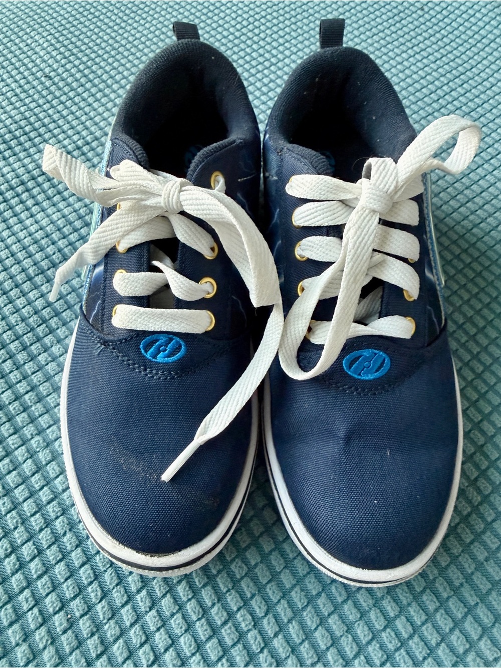 Heelys Navy Canvas Kids Sneakers with White Laces